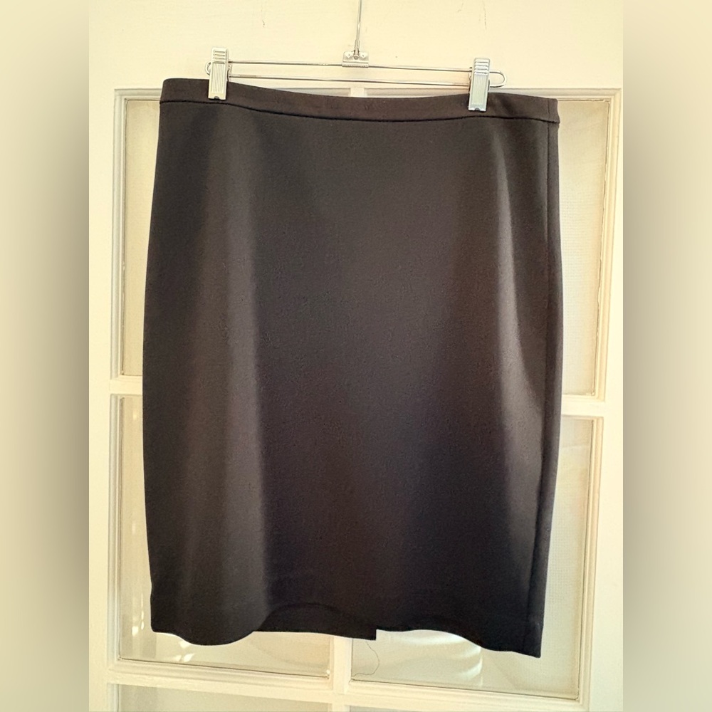 The Limited Classic Black Pencil Skirt